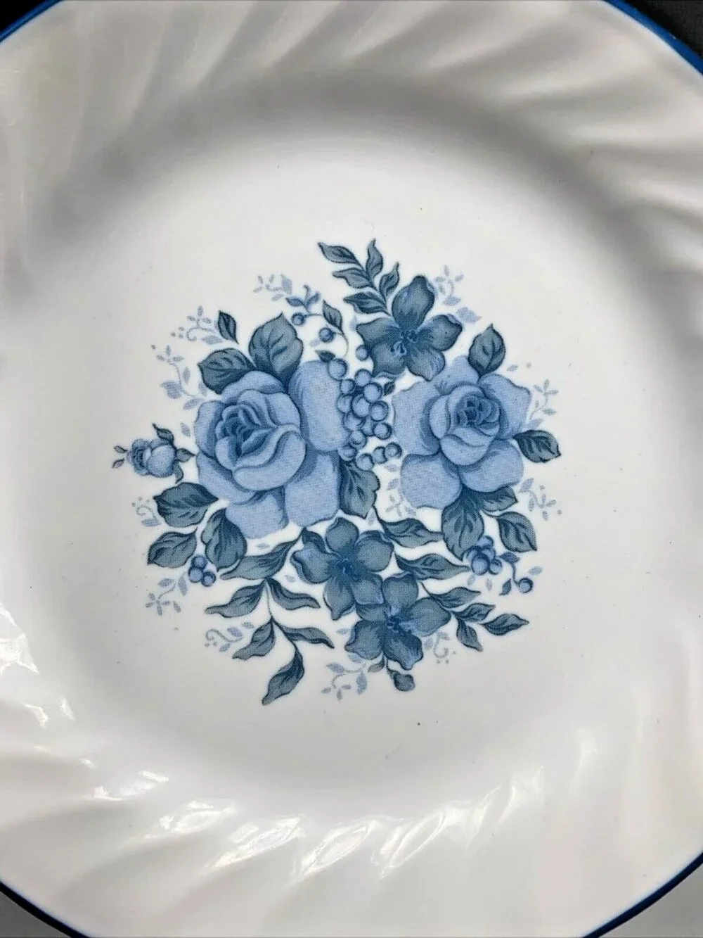 (1) Vintage Corning Corelle Blue Velvet Rose 7-1/8